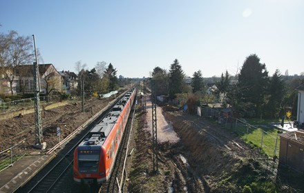 Der gleiche Blick 2020 von der Maybachbrücke Richtung Ginnheim