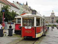 Auch Beiwagen 1429 dient als Caffeehäuschen auf dem Wenzelsplatz.