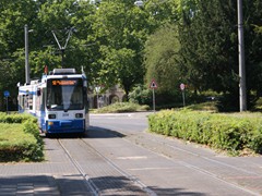 Die einzige Linie die Zweirichtungswagen erfordert ist die Linie 52 nach Bretzenheim Bahnstrae. Daher verkehren dort die Wagen vom Typ GT6M-ZR