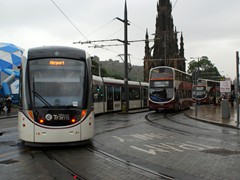 Sonst sind Busse der Verkehrstrger des PNV in Edinburgh