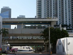 Stdtebaulich sind die Metromover Stationen  ein Juwel in der dritten Etage....